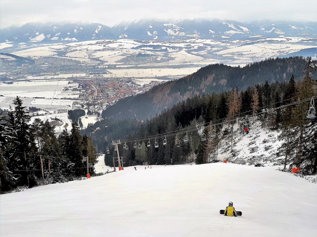 Hotel Poludnica Liptovský Mikuláš Exteriör bild