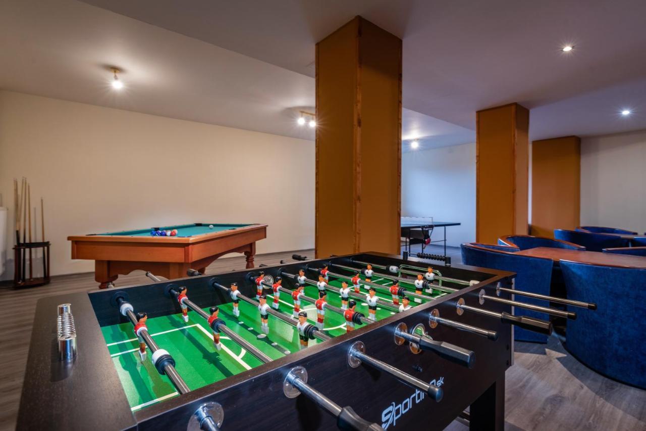 Hotel Poludnica Liptovský Mikuláš Exteriör bild